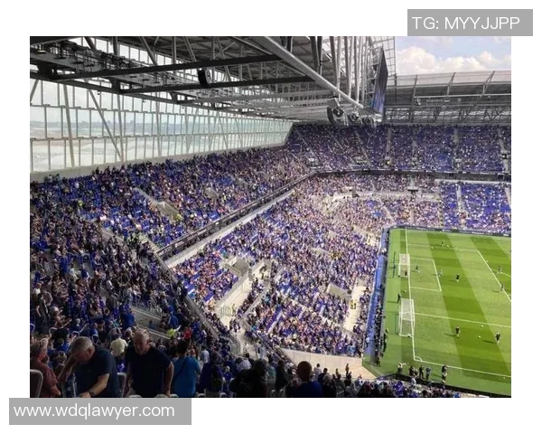 埃弗顿迎战斯普利特期待精彩对决球迷热情高涨助威球队奋勇争胜